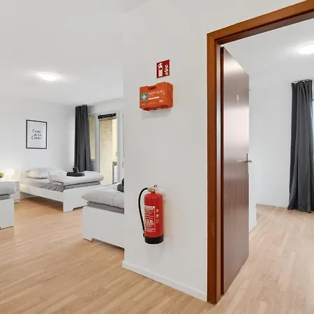 Monteur - Fuer Bis Zu 5 Personen In 64546 - Gg11 *