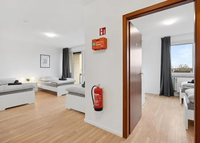 Monteur - Fuer Bis Zu 5 Personen In 64546 - Gg11 *