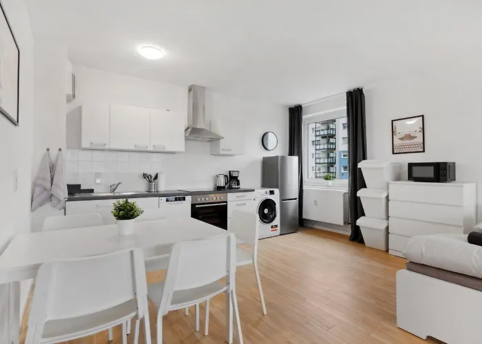 Monteur - Fuer Bis Zu 5 Personen In 64546 - Gg11 アパート